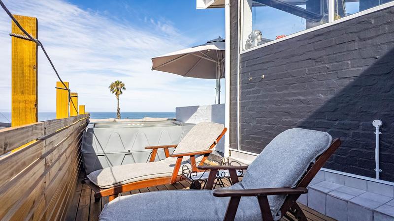 7 Bedroom Property for Sale in Santos Bay Western Cape